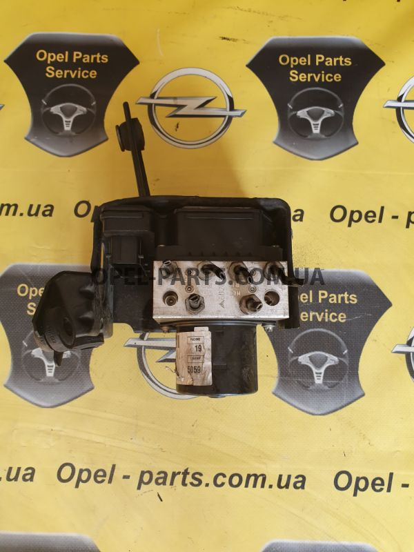 Блок АБС Opel Insignia A20DTH 13332549 б/у на Опель Insignia