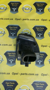 Патрубок воздухозаборника Opel Astra J 315875880 б/у на Опель Astra J