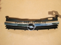 Решетка радиатора Opel Astra H б/у на Опель Astra H